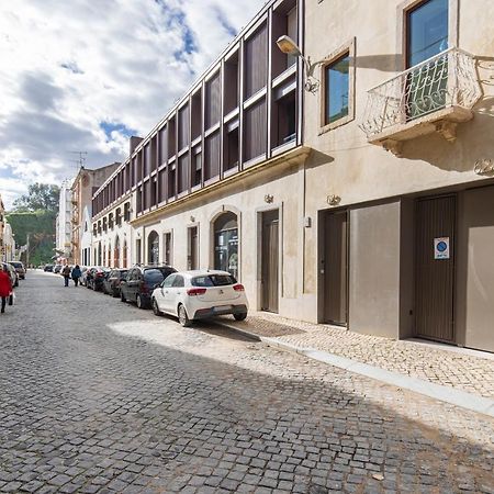 Deluxe 2Bdr Apartment W/ Patio By Lovelystay Lissabon Buitenkant foto