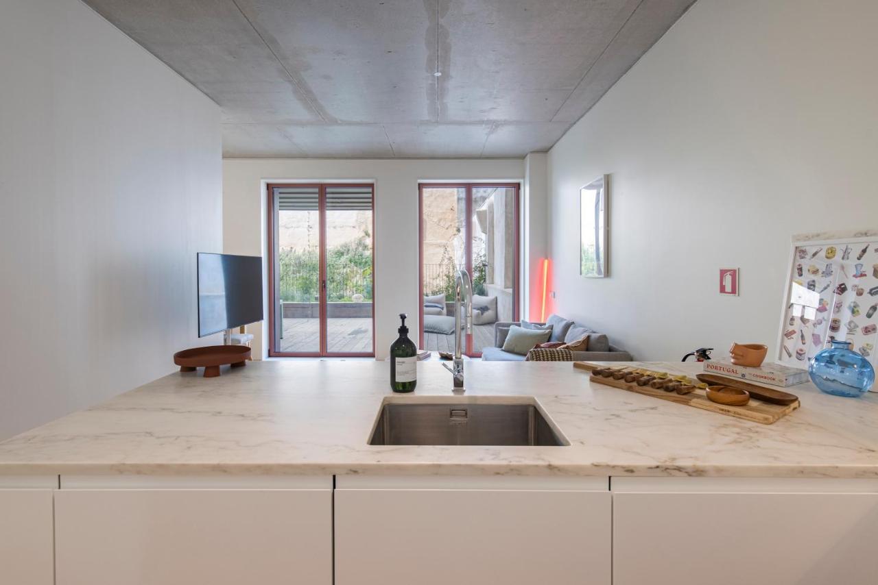 Deluxe 2Bdr Apartment W/ Patio By Lovelystay Lissabon Buitenkant foto