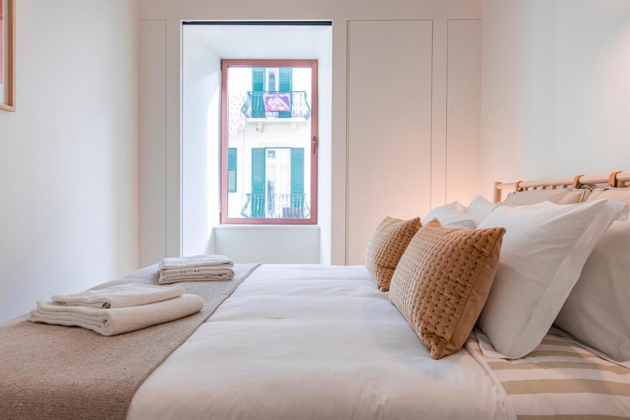 Deluxe 2Bdr Apartment W/ Patio By Lovelystay Lissabon Buitenkant foto