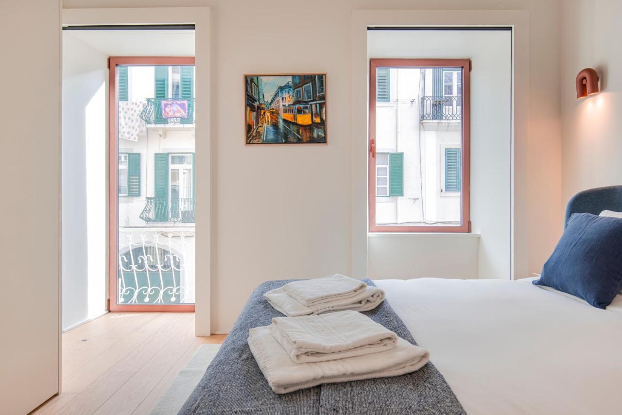 Deluxe 2Bdr Apartment W/ Patio By Lovelystay Lissabon Buitenkant foto
